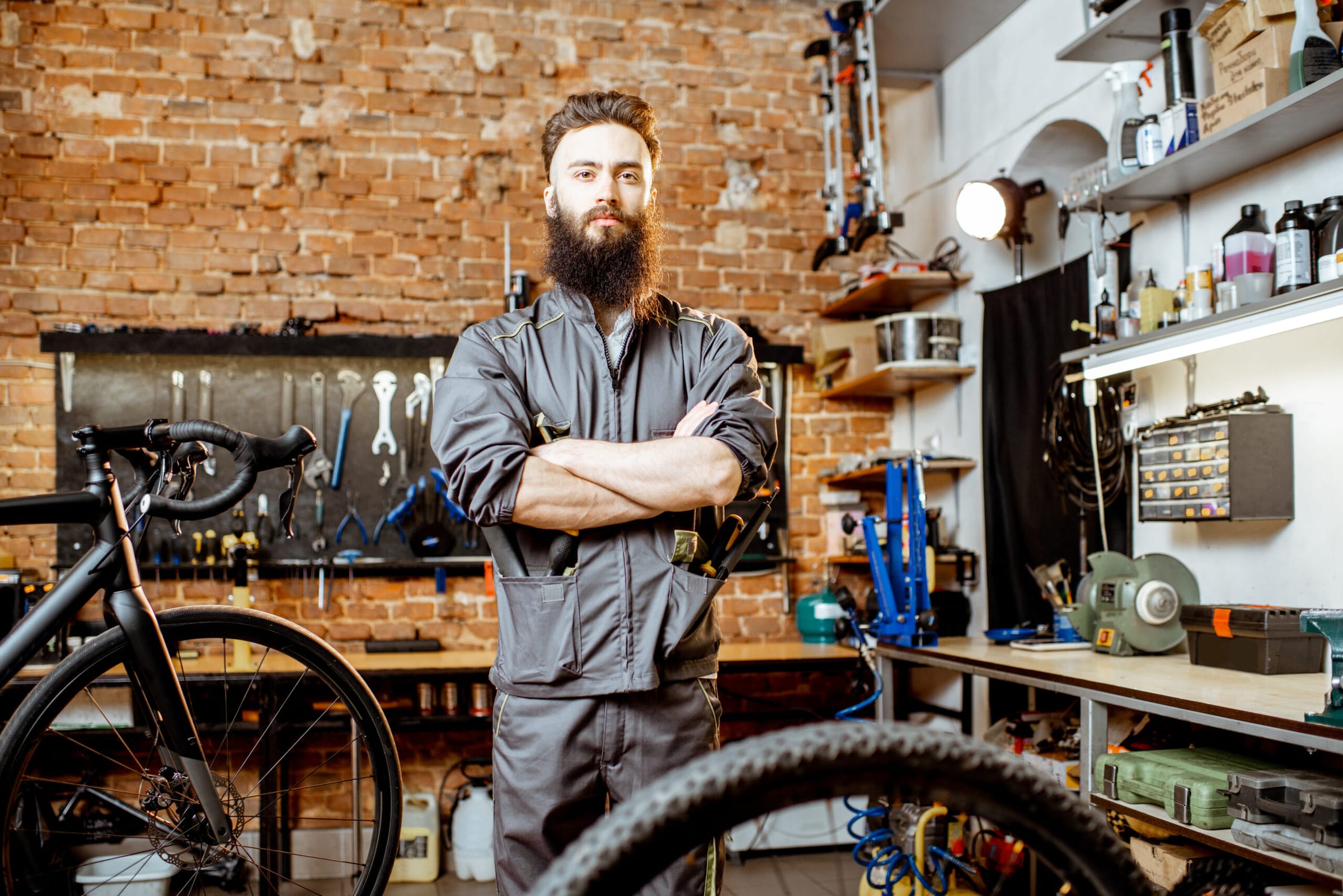 Thomas Berger in der Fahrradwerkstatt